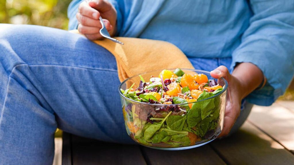 Τροπική κυριαρχία για λάμψη και απολαύσεις μιας μπουκιάς στις 5 κορυφαίες τάσεις στα φρούτα το 2026