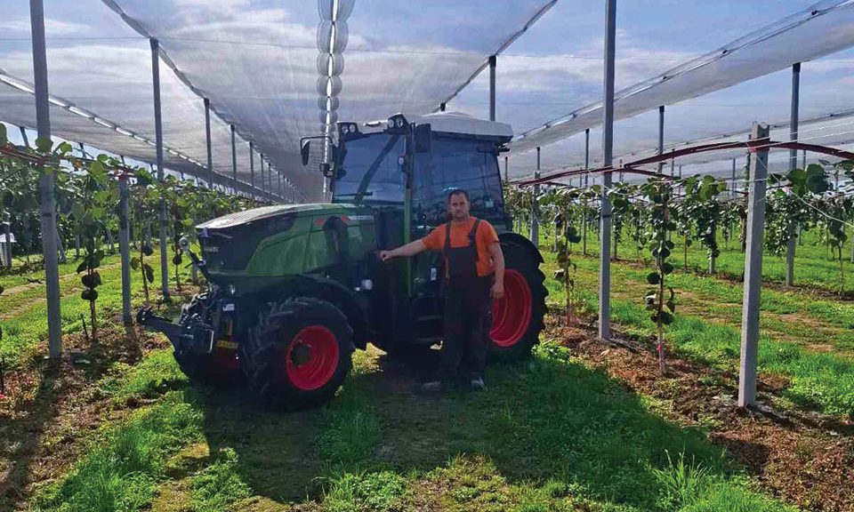 Δεύτερη γενιά με ειδίκευση στο ακτινίδιο