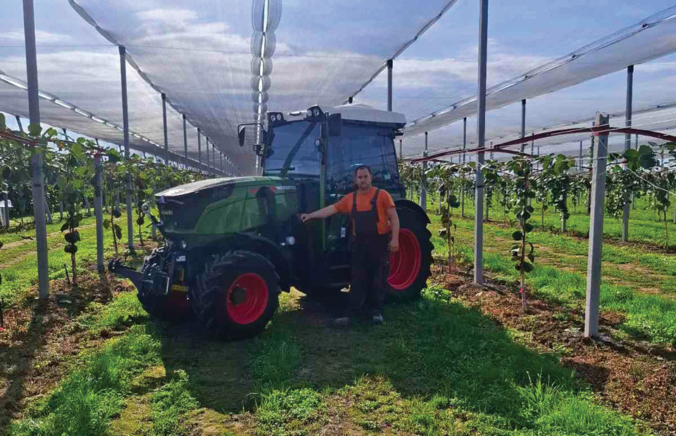 Δεύτερη γενιά με ειδίκευση στο ακτινίδιο